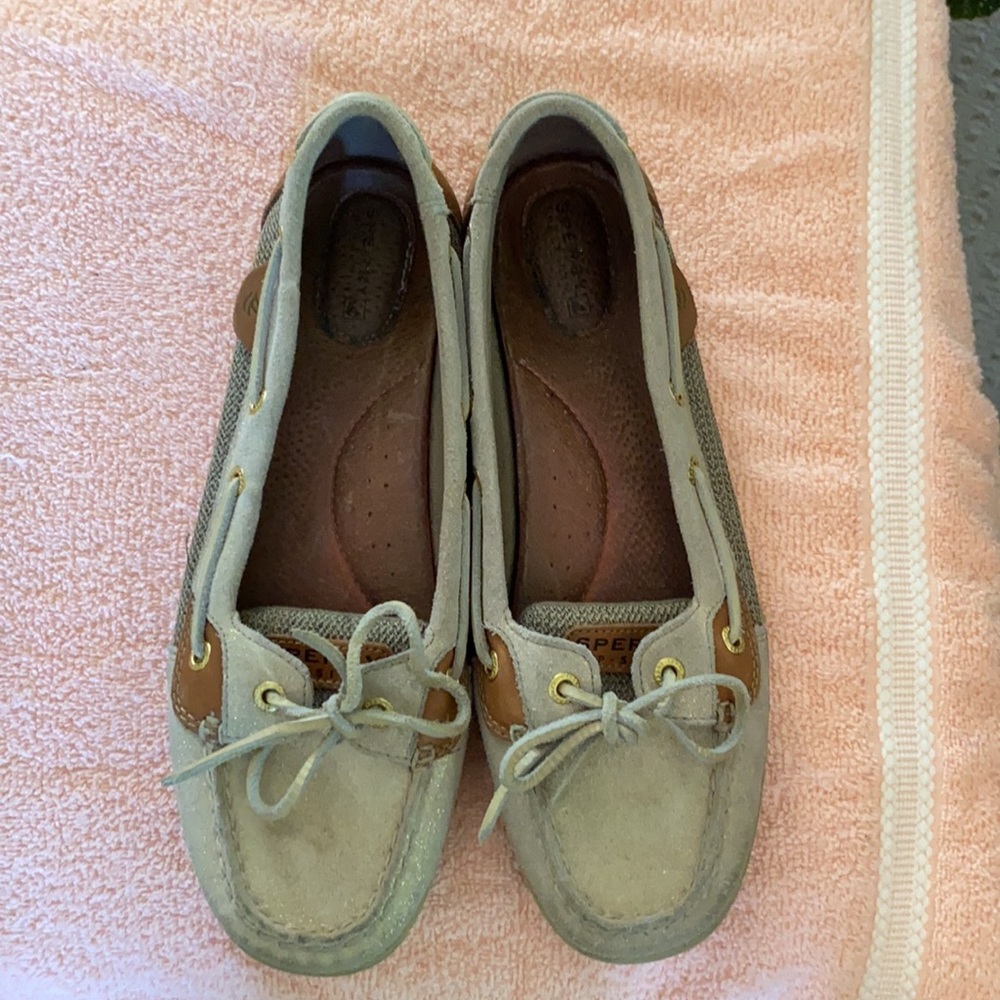 Shoes - Picture 7 of 8